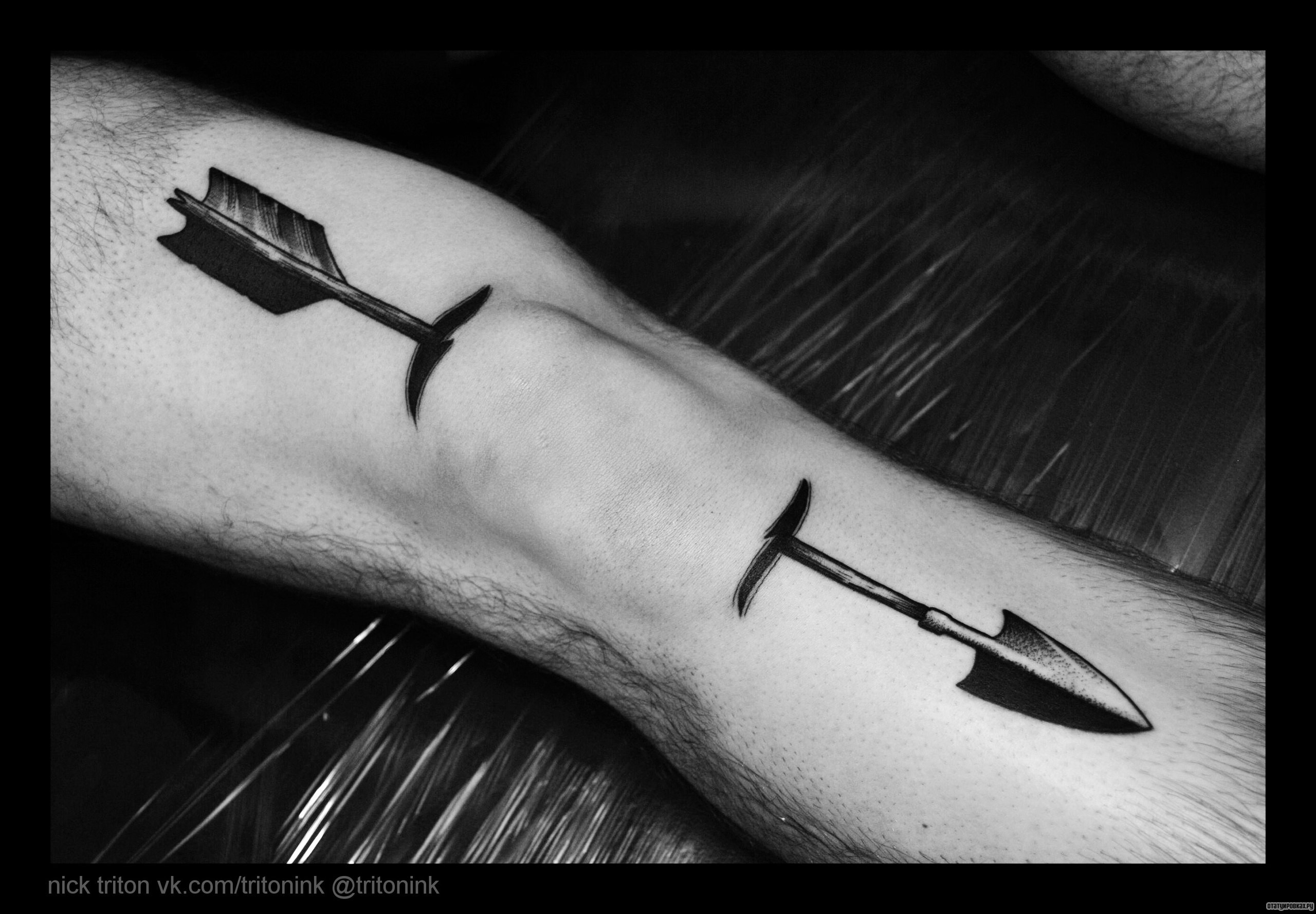 Фотография татуировки под названием «Стрела под кожей»