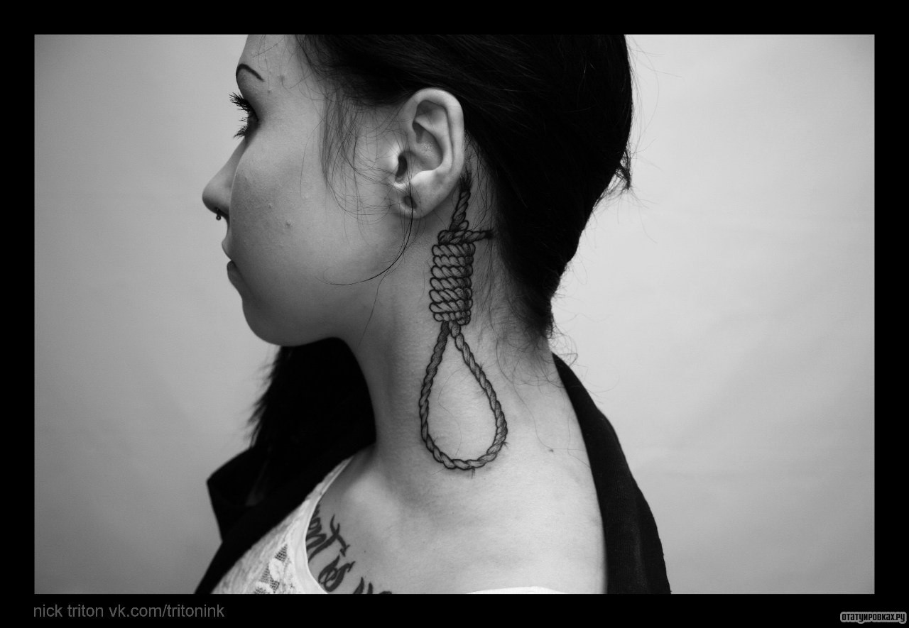 Фотография татуировки под названием «Петля веревки на шее девушки»
