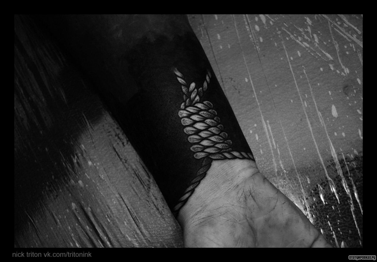 Фотография татуировки под названием «Рукав blackwork»