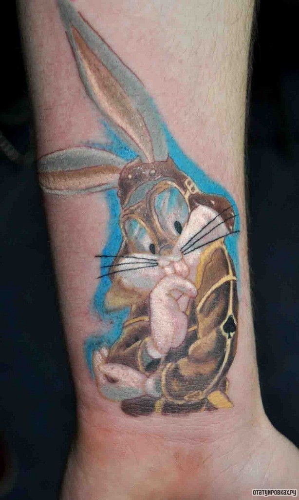 Фотография татуировки под названием «Бакс банни заяц мультяшный»
