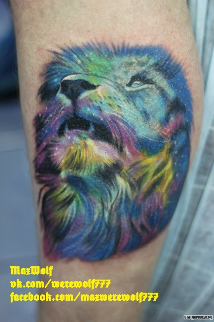 Фотография татуировки под названием «Цветной лев»