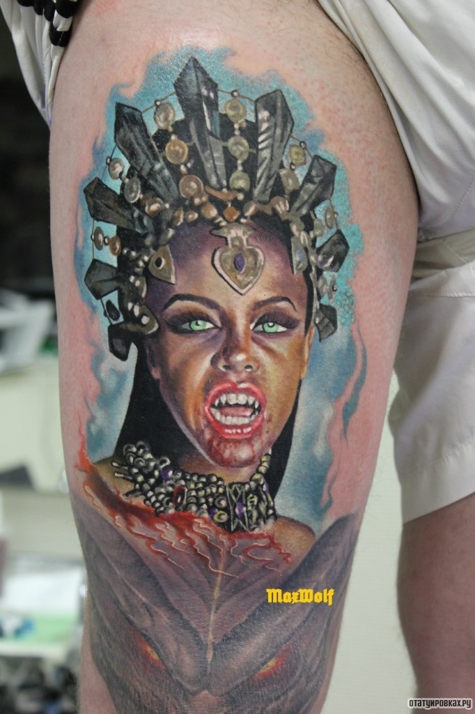 Фотография татуировки под названием «Девушка с кровавым ртом»