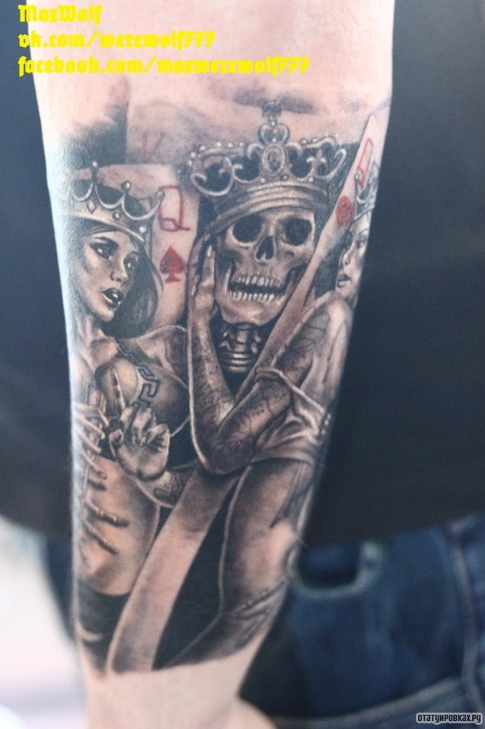 Фотография татуировки под названием «Череп и девушка в короне»