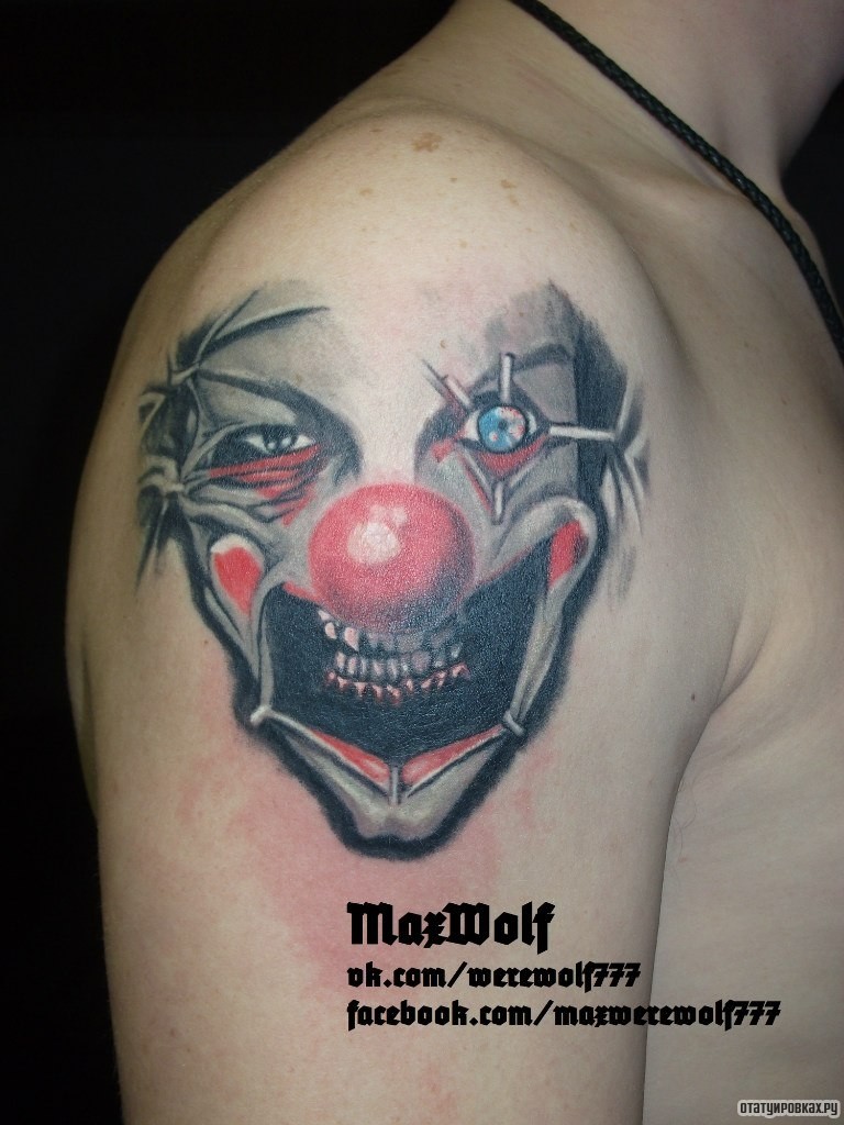 Фотография татуировки под названием «Маска клоуна»