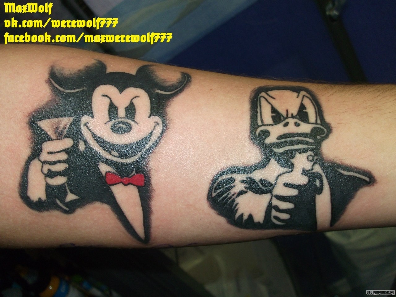 Фотография татуировки под названием «Микки маус и дональд дак»