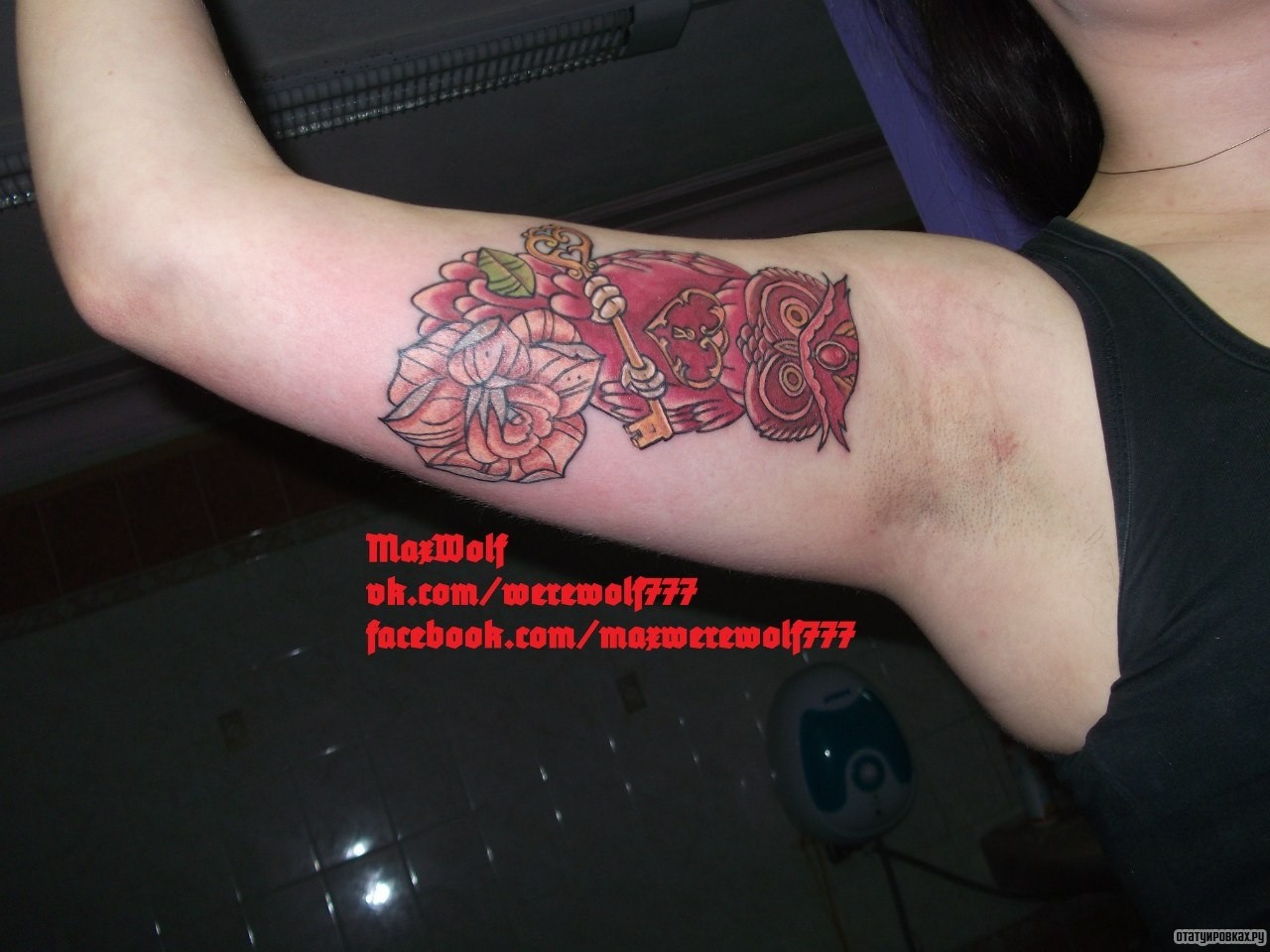 Фотография татуировки под названием «Сова, роза и ключ»
