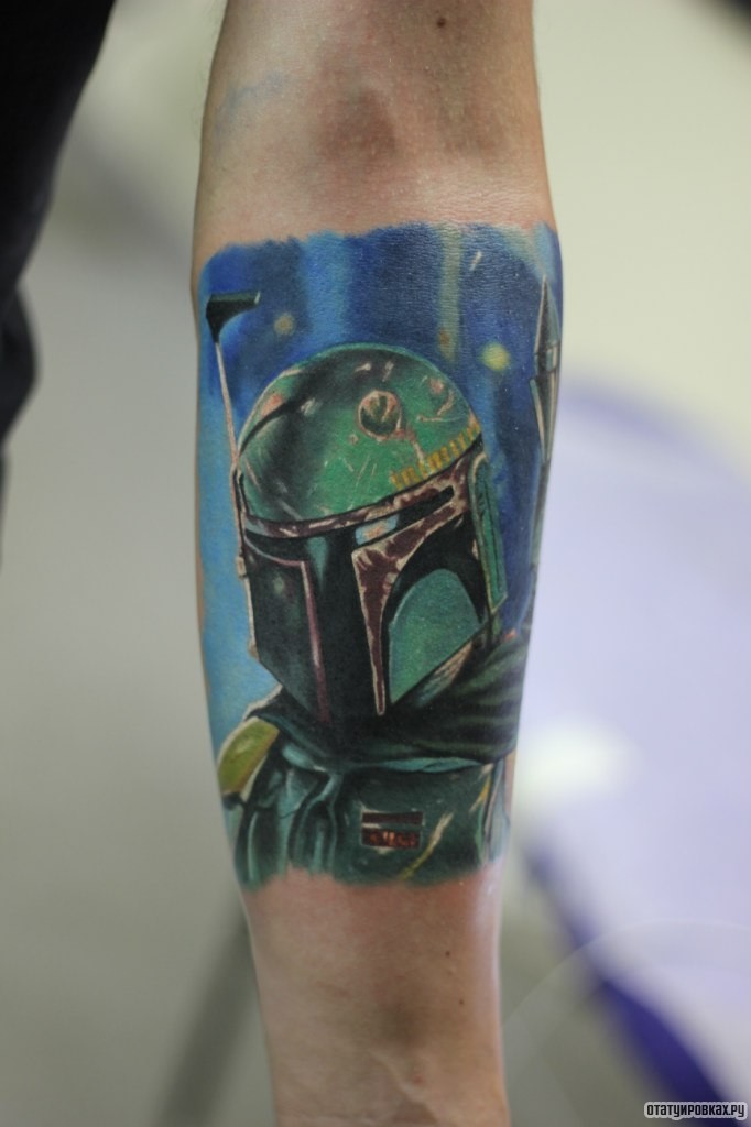 Фотография татуировки под названием «Дарт вейдер в зеленой маске»