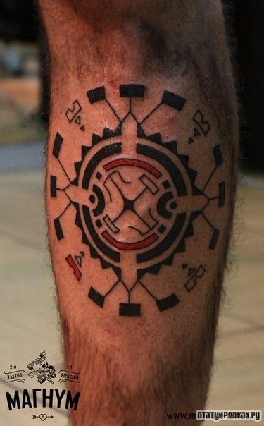 Фотография татуировки под названием «Узор рун»