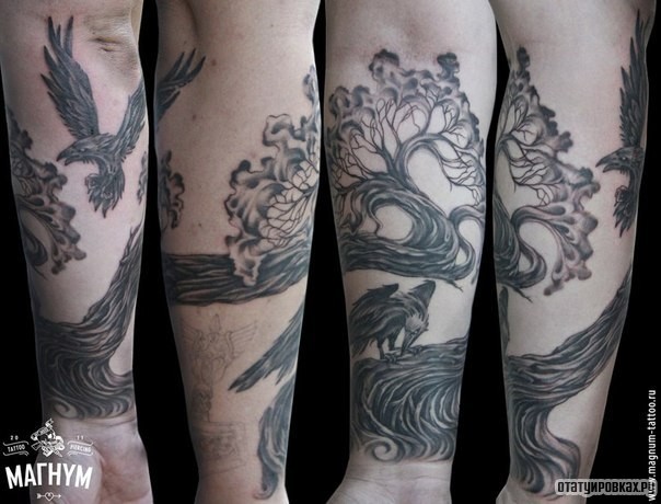 Фотография татуировки под названием «Дерево и птица»