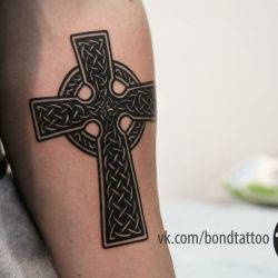 Тату кельтский крест