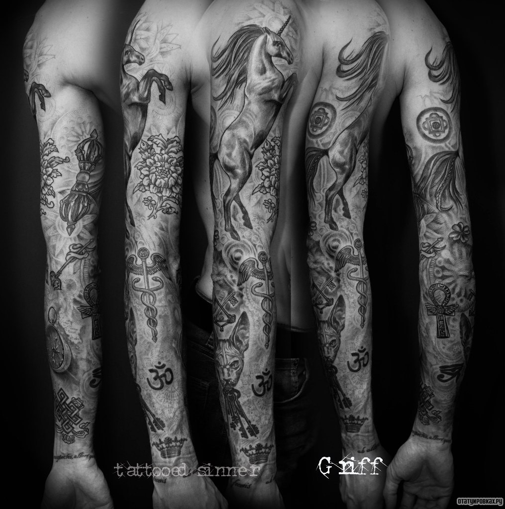 Фотография татуировки под названием «Единорог»