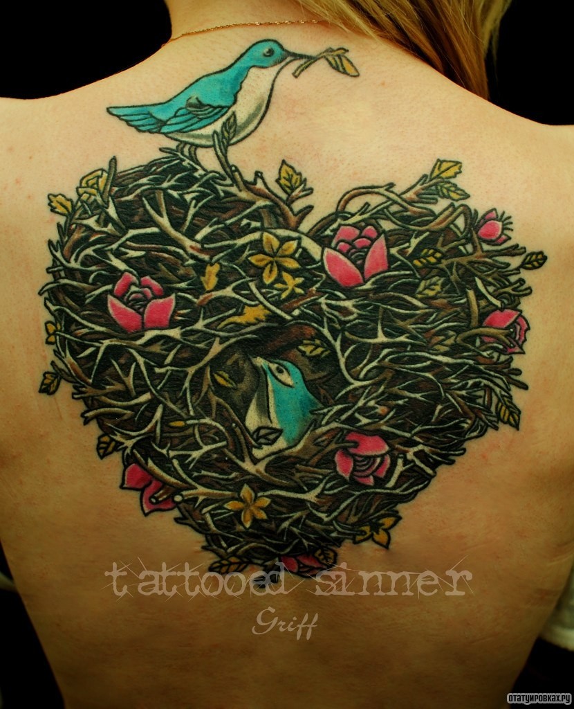 Фотография татуировки под названием «Птички в гнездах»