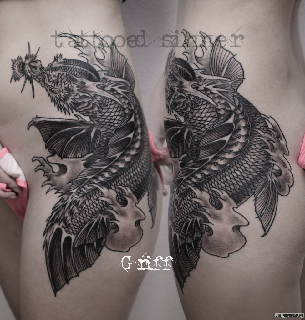 Фотография татуировки под названием «Китайский дракон в волнах и чб»