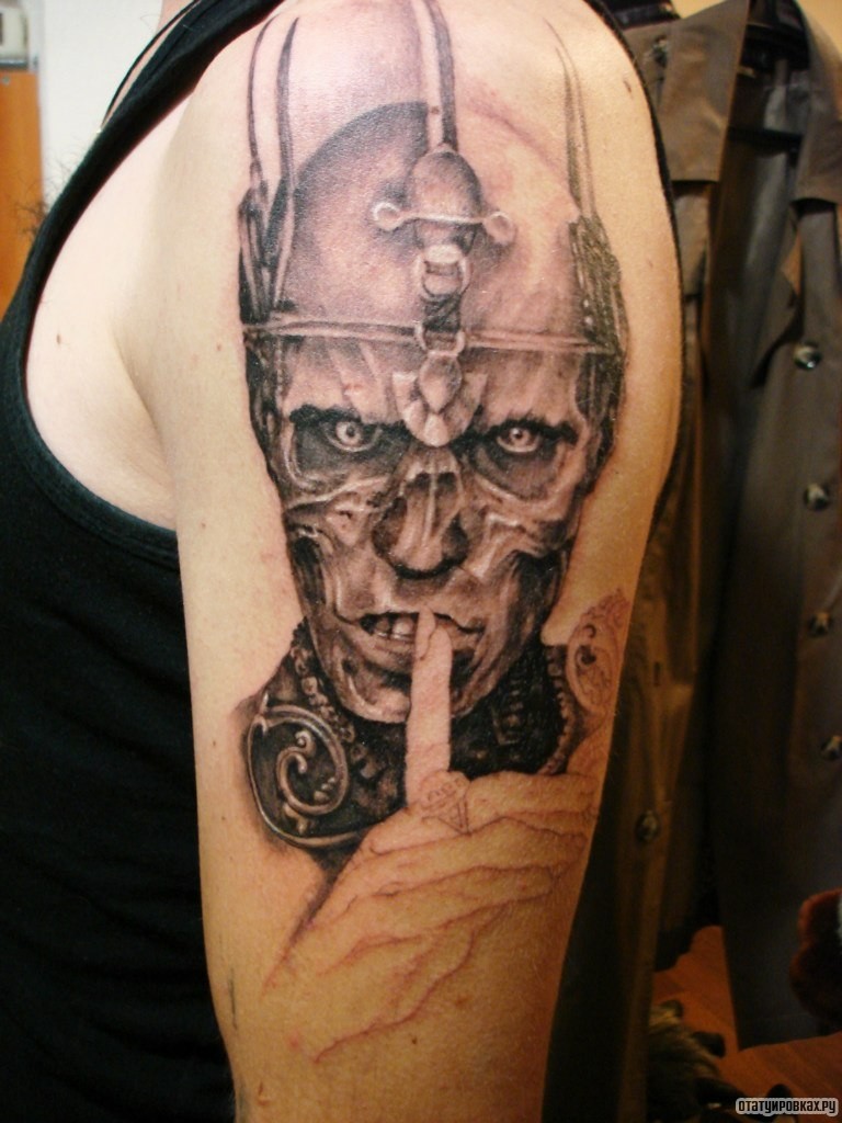 Фотография татуировки под названием «Неземное существо»