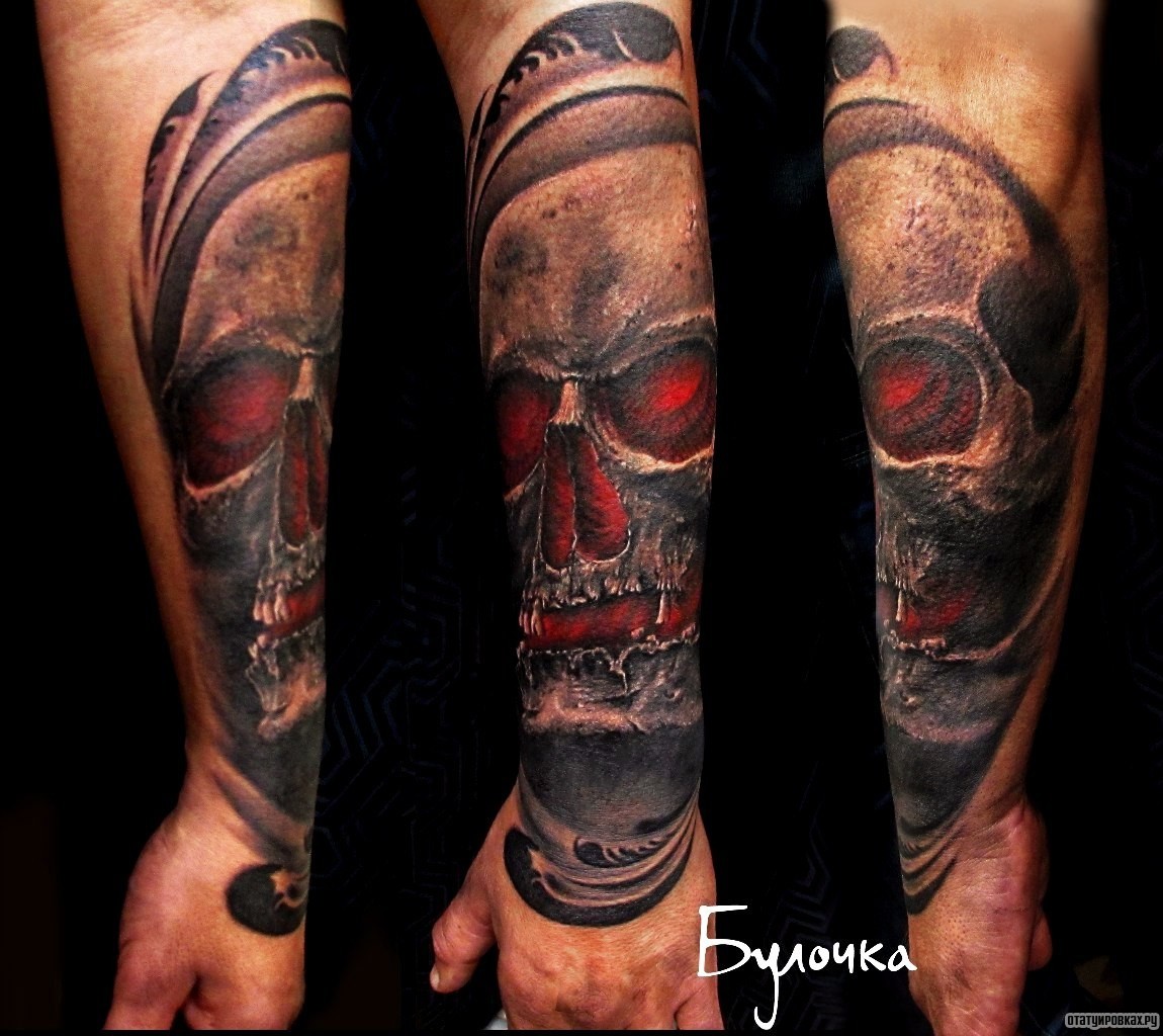Фотография татуировки под названием «Красный череп»