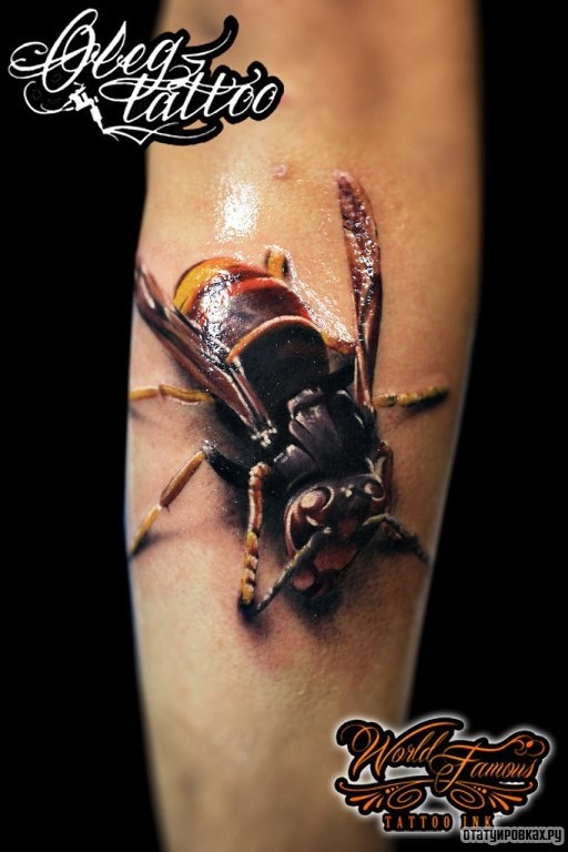 Фотография татуировки под названием «3д пчела»