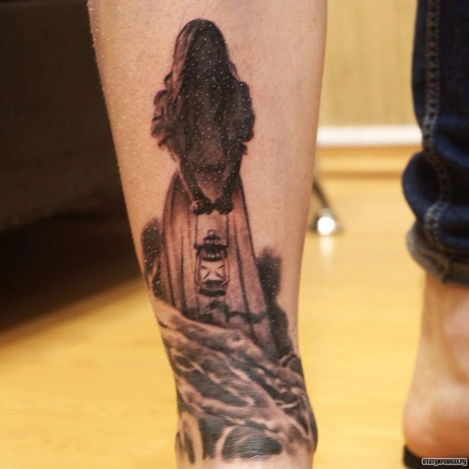 Фотография татуировки под названием «Девочка с фонарем»