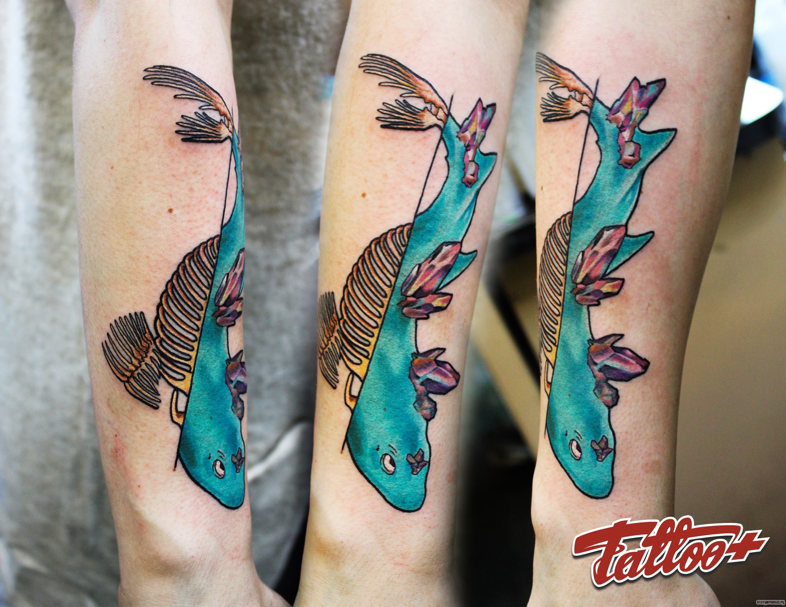 Фотография татуировки под названием «Синяя рыба»