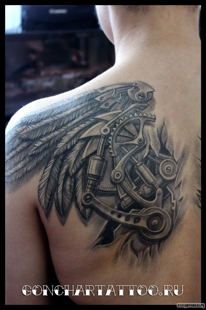 Фотография татуировки под названием «Механизмы с перьями»