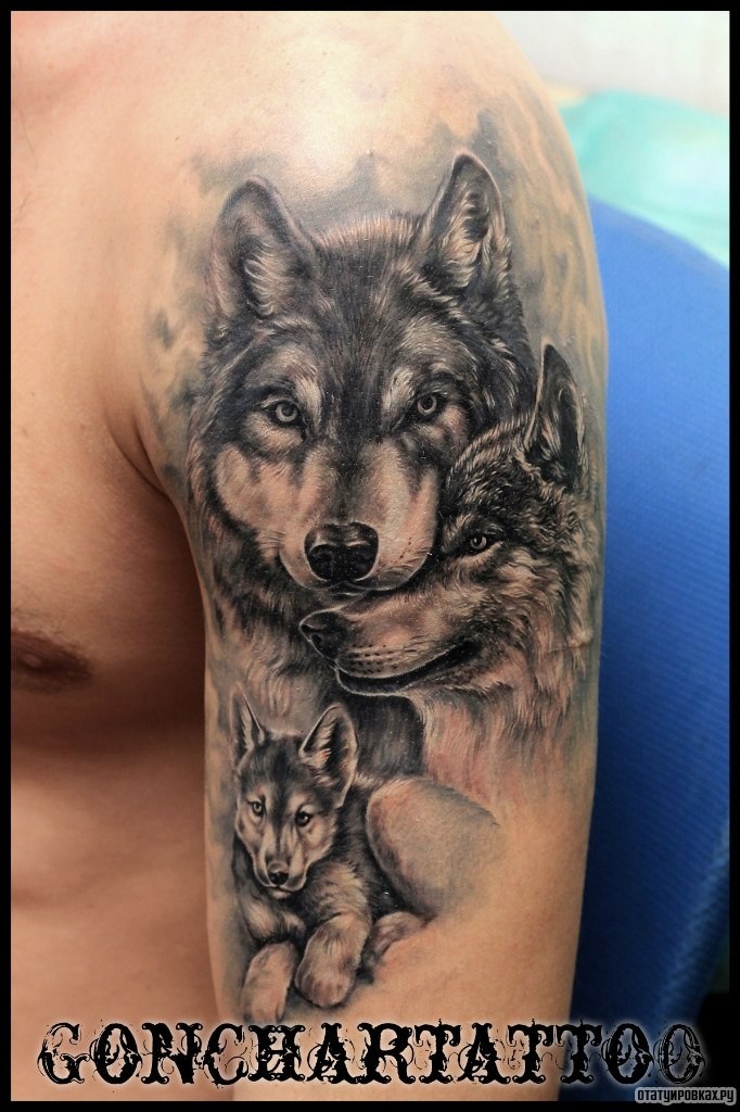 Фотография татуировки под названием «Три волченка»