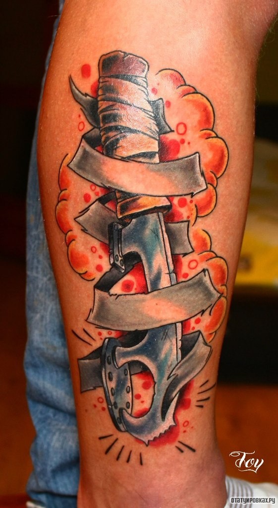 Фотография татуировки под названием «Инструмент сапожника с лентой»