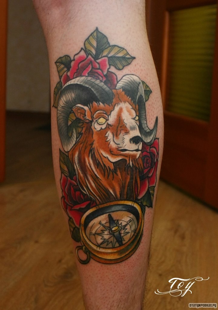 Фотография татуировки под названием «Баран и компас»