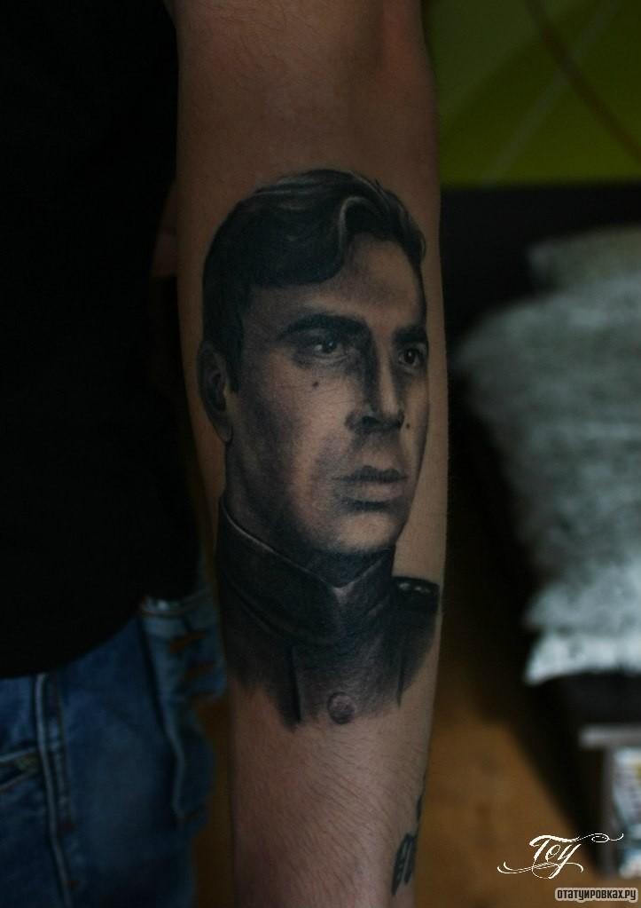 Фотография татуировки под названием «Портрет человека»