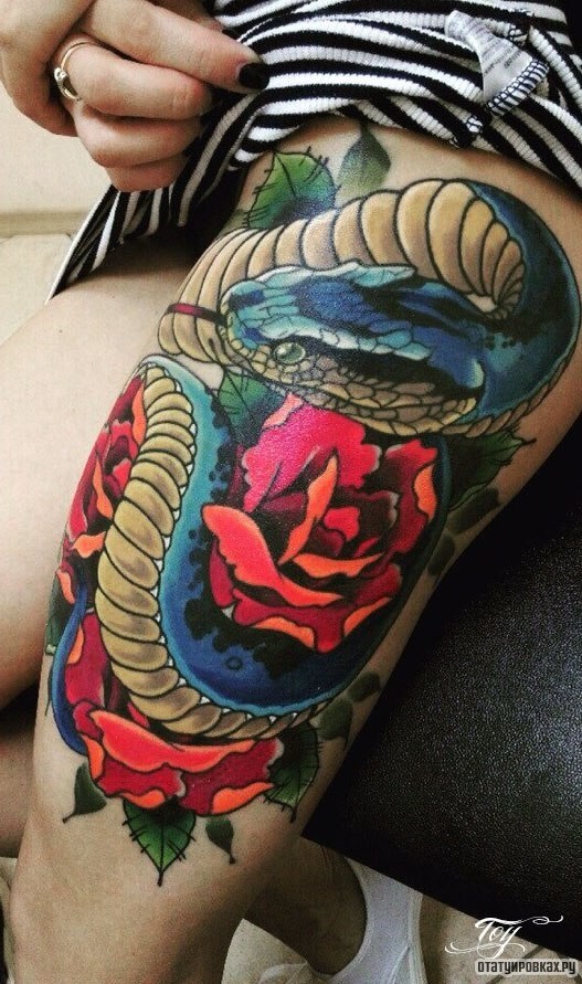 Фотография татуировки под названием «Змея и пион»