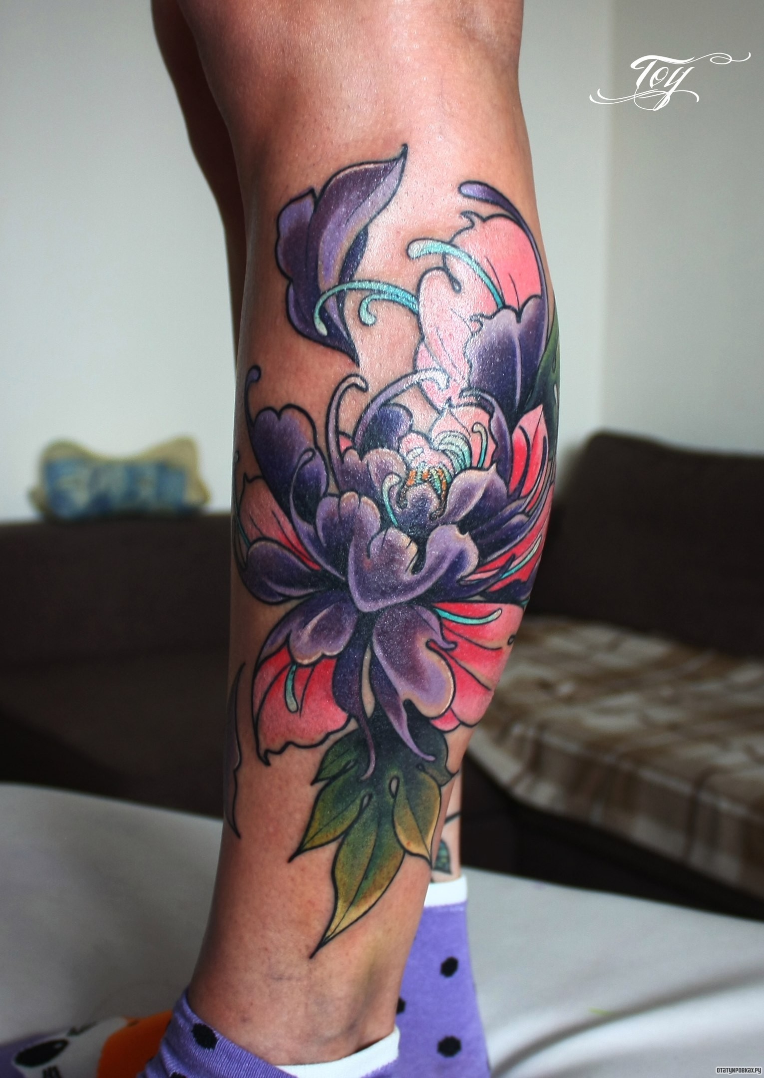 Фотография татуировки под названием «Сиреневая хризантема»