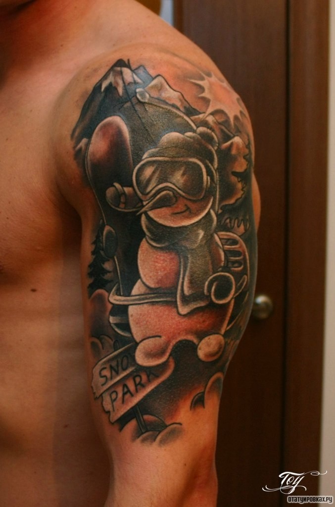 Фотография татуировки под названием «Снеговик со скейтом»