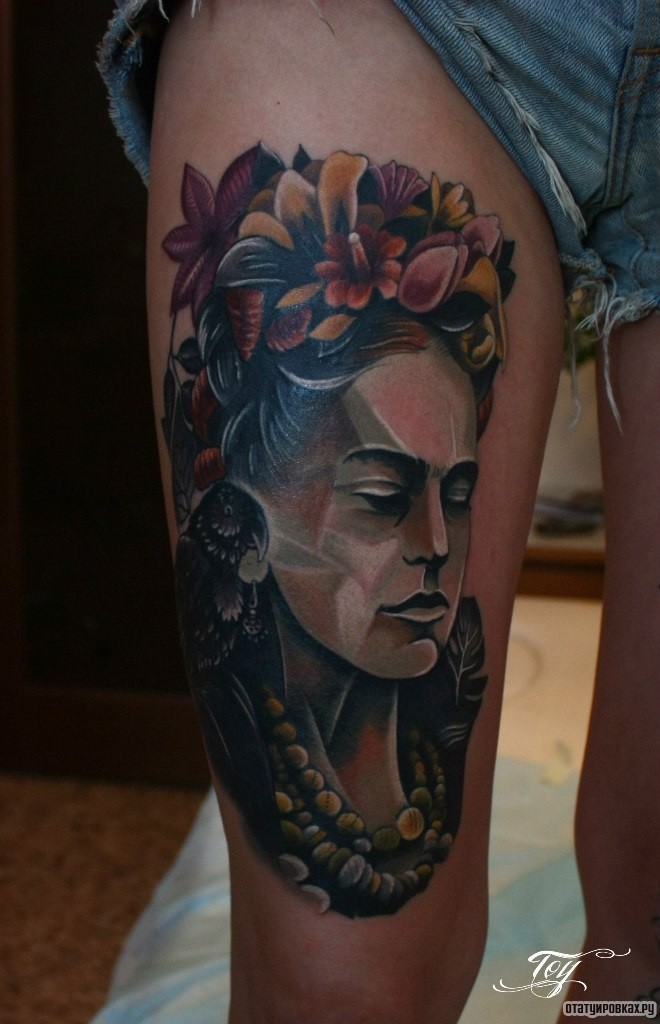 Фотография татуировки под названием «Девушка с цветами на голове»