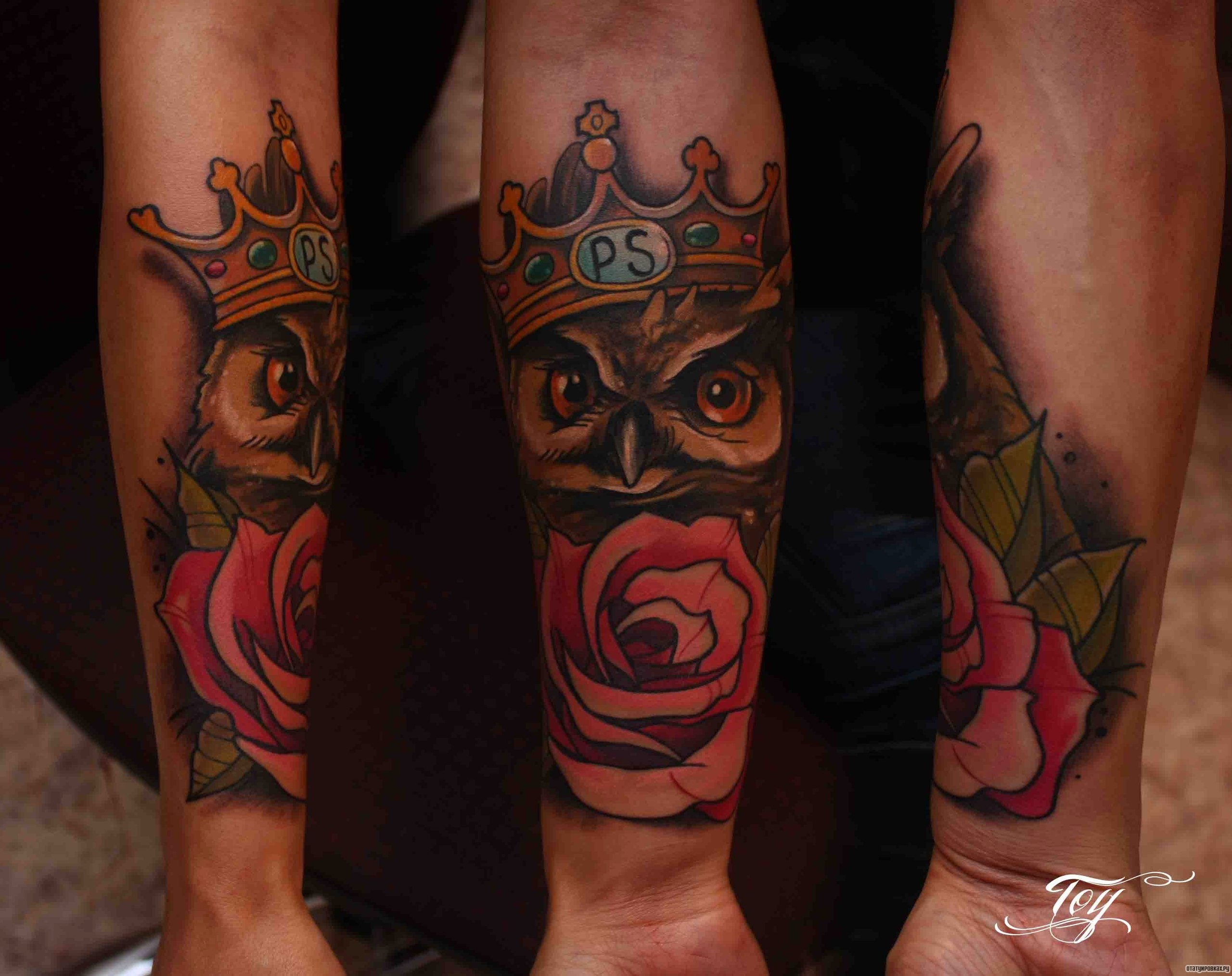 Фотография татуировки под названием «Сова в короне с розой»