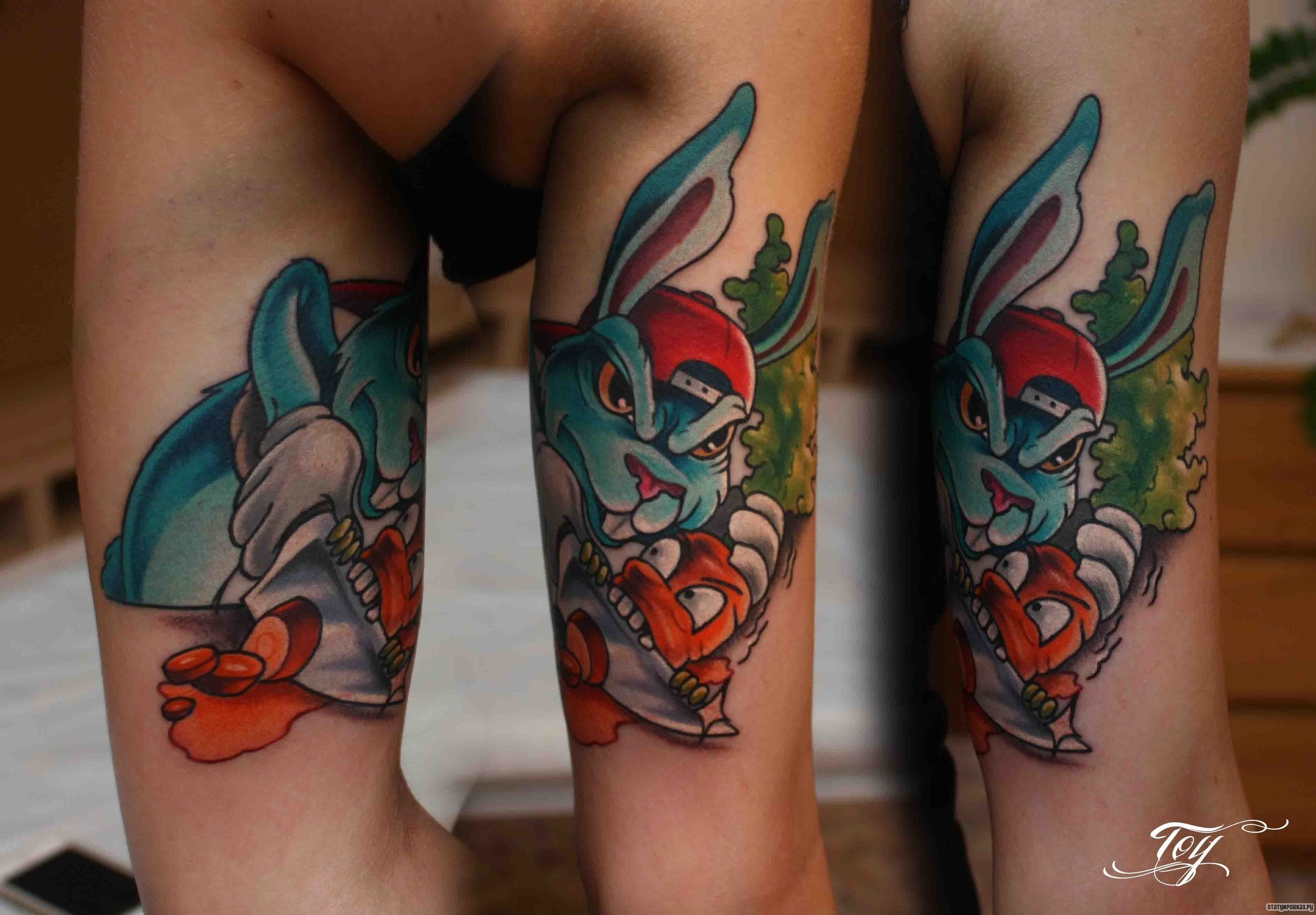 Фотография татуировки под названием «Кролик в красной кепке»