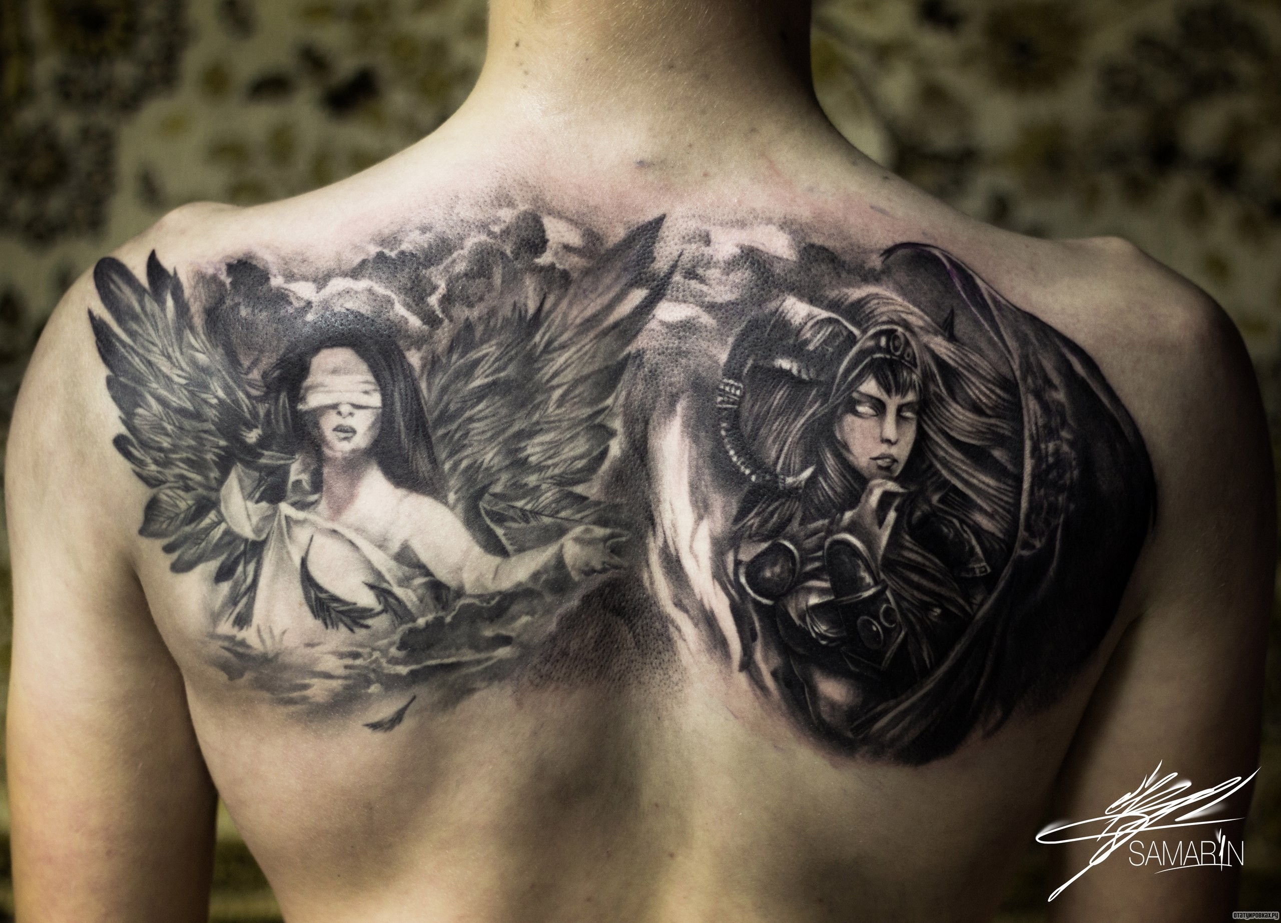 Фотография татуировки под названием «Ангел и дьявол на лопатках»