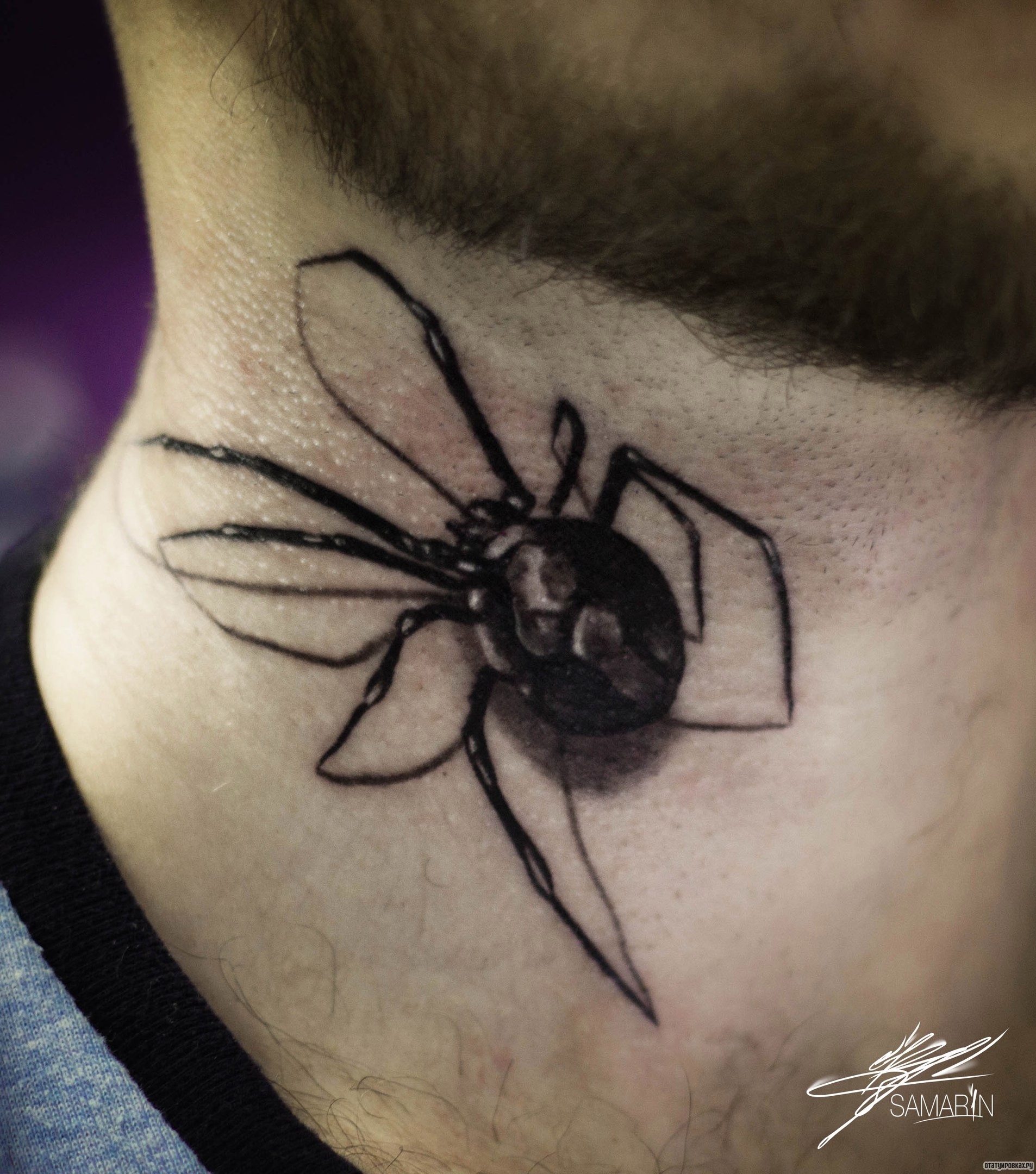 Фотография татуировки под названием «Паук 3д на шее»