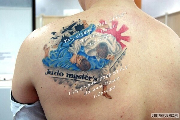 Фотография татуировки под названием «Два японских борца»