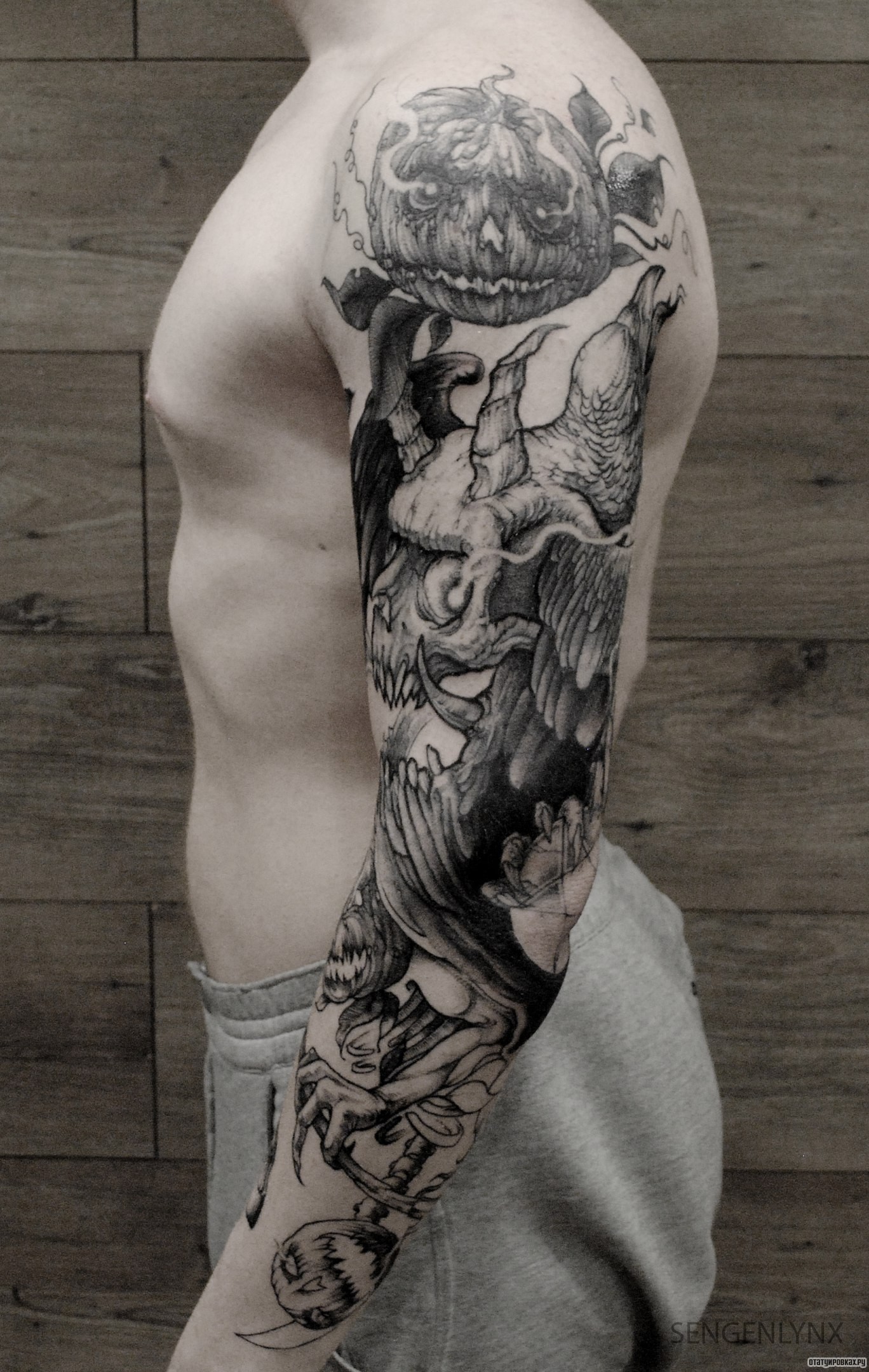 Фотография татуировки под названием «Рукав с китайским демоном и тыквой»