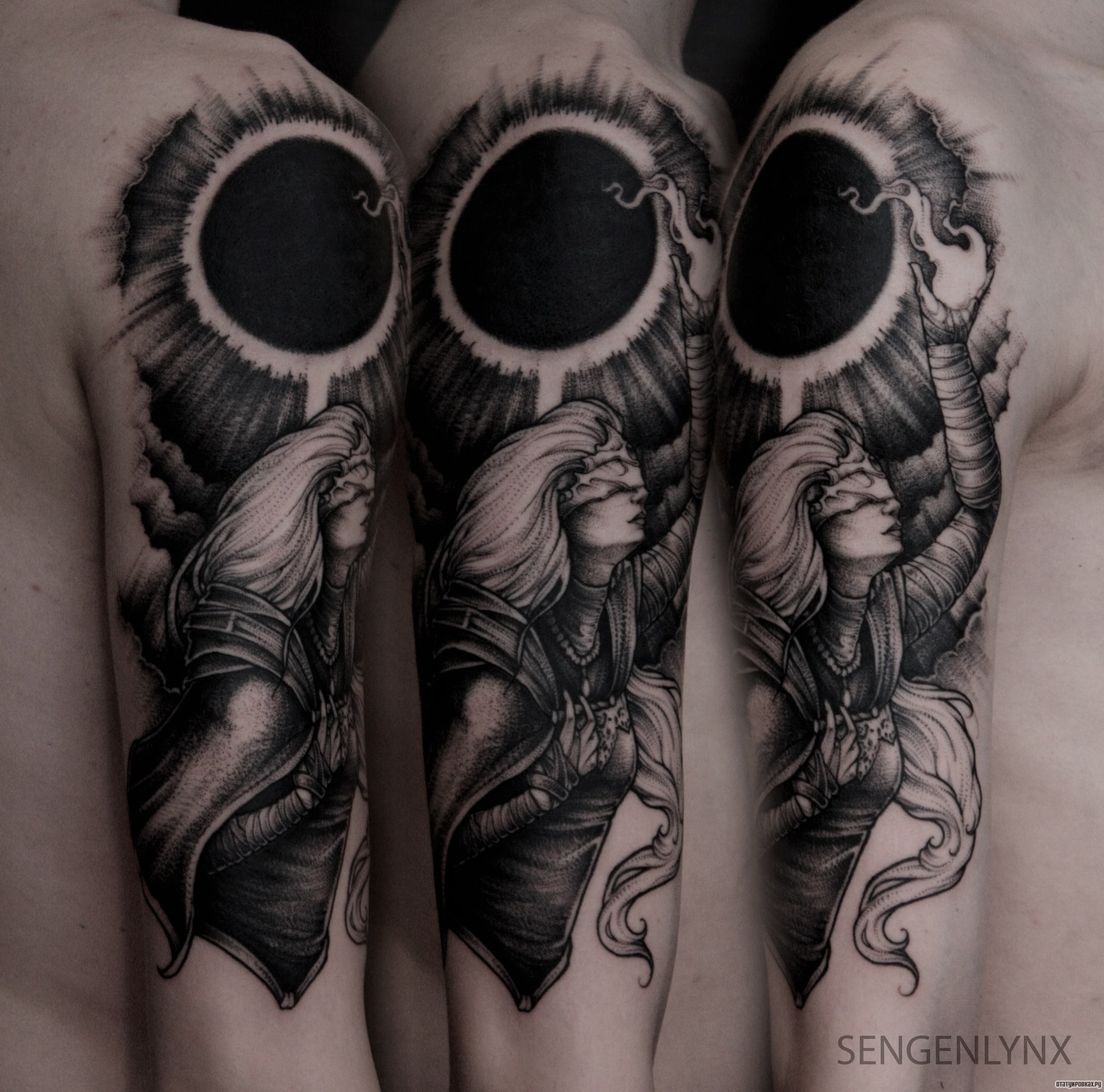 Фотография татуировки под названием «Девушка без глаз на фоне черного солнца держит огонь»