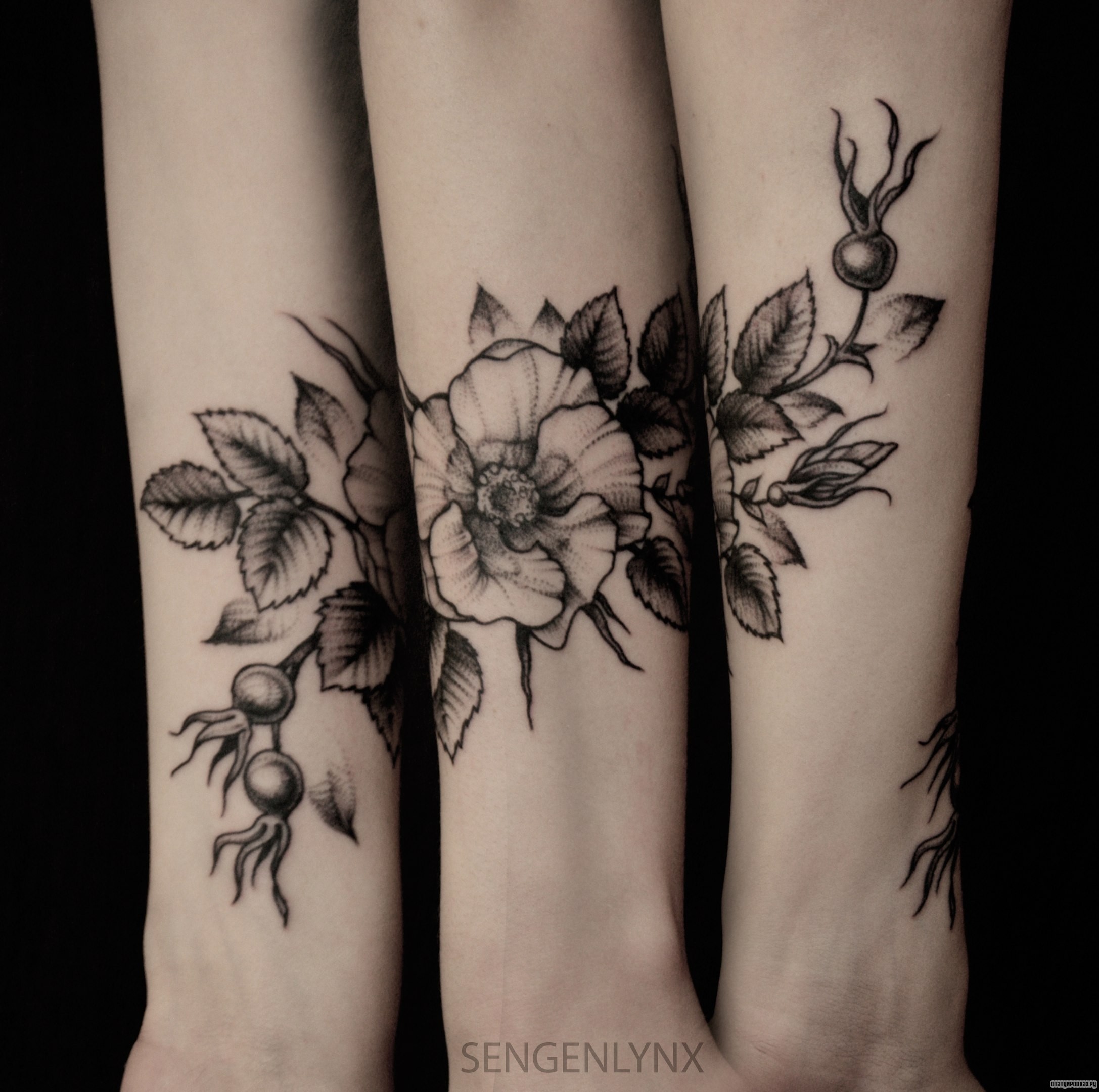 Фотография татуировки под названием «Цветок шиповника»