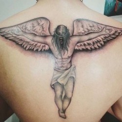 Крылья Иисуса на спине