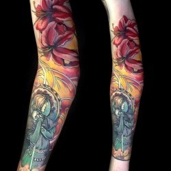 Девушка с лилиями на руке
