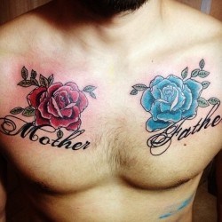 Розы с надписью мама папа на груди