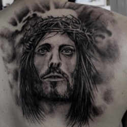 Иисус с усами на спине