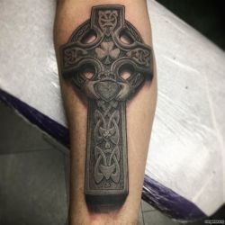 Тату кельтский крест 3д