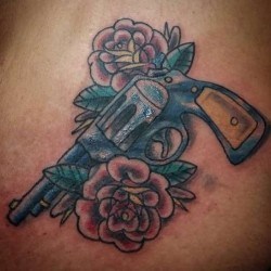 Пистолет с розами 