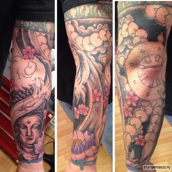 Фотография татуировки под названием «Рукав с буддой и цветами»