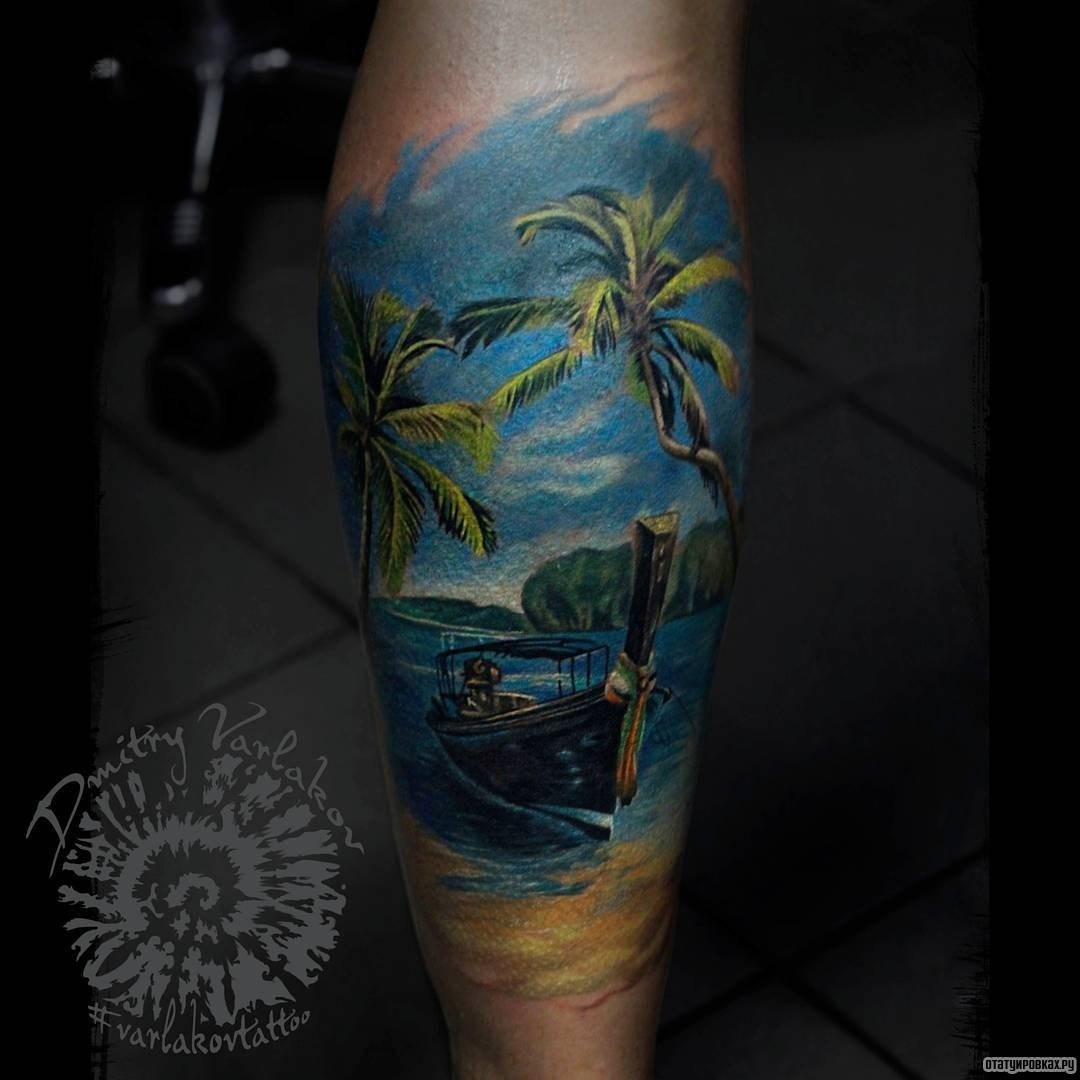 Фотография татуировки под названием «Пейзаж с пальмами и лодкой»