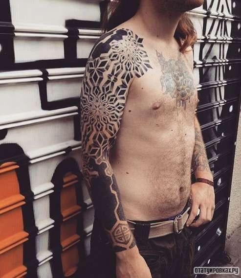 Фотография татуировки под названием «Рукав узоры»