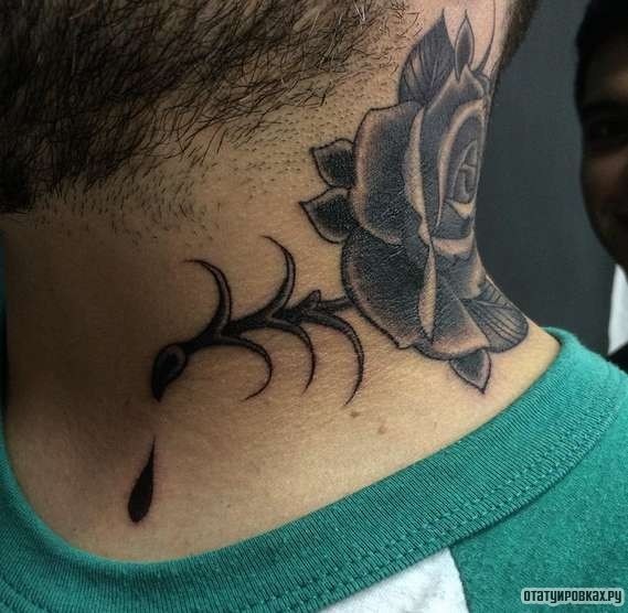 Фотография татуировки под названием «Роза темная»