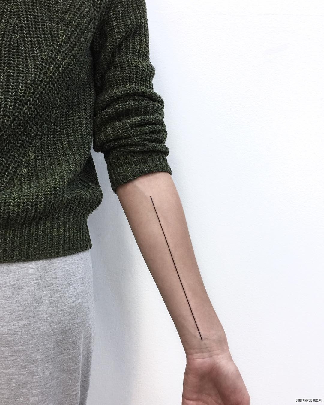 Фотография татуировки под названием «Линия на руке»